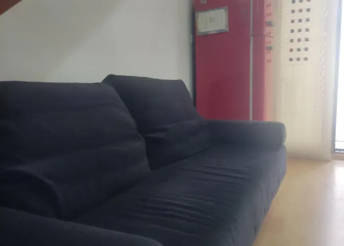 Casa Nevera Roja